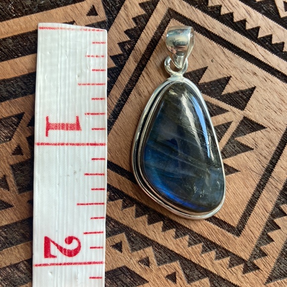 Beautiful Bright Blue flash Labradorite 925 sterling silver pendant - Picture 12 of 12